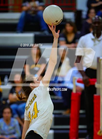 Thumbnail 2 in St. Pius X @ Albuquerque Academy photogallery.