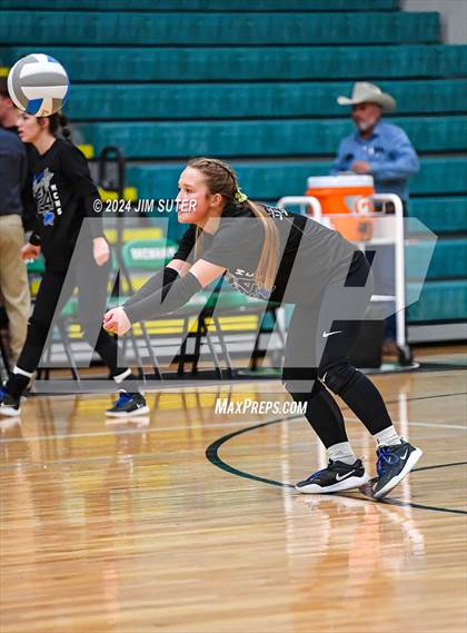 Thumbnail 2 in McMullen County vs Richards (UIL Volleyball 1A Region III Semifinal) photogallery.