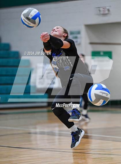 Thumbnail 1 in McMullen County vs Richards (UIL Volleyball 1A Region III Semifinal) photogallery.