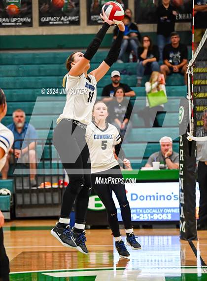 Thumbnail 1 in McMullen County vs Richards (UIL Volleyball 1A Region III Semifinal) photogallery.