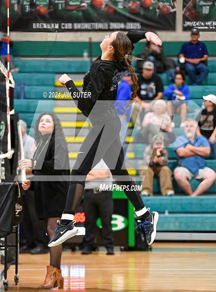 Thumbnail 1 in McMullen County vs Richards (UIL Volleyball 1A Region III Semifinal) photogallery.