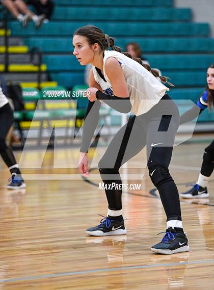 Thumbnail 1 in McMullen County vs Richards (UIL Volleyball 1A Region III Semifinal) photogallery.