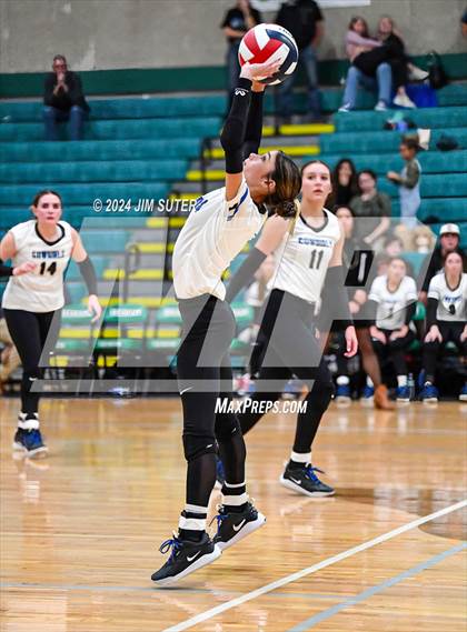 Thumbnail 2 in McMullen County vs Richards (UIL Volleyball 1A Region III Semifinal) photogallery.