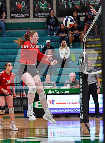 Thumbnail 1 in McMullen County vs Richards (UIL Volleyball 1A Region III Semifinal) photogallery.
