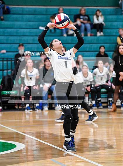 Thumbnail 2 in McMullen County vs Richards (UIL Volleyball 1A Region III Semifinal) photogallery.