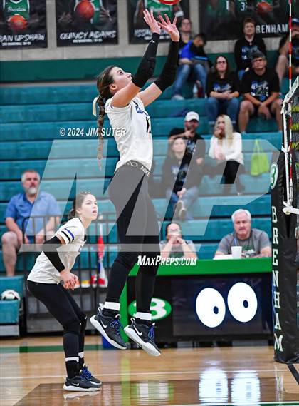 Thumbnail 2 in McMullen County vs Richards (UIL Volleyball 1A Region III Semifinal) photogallery.