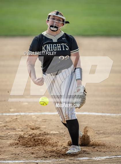 Thumbnail 1 in Lincoln Southeast vs. Gretna photogallery.