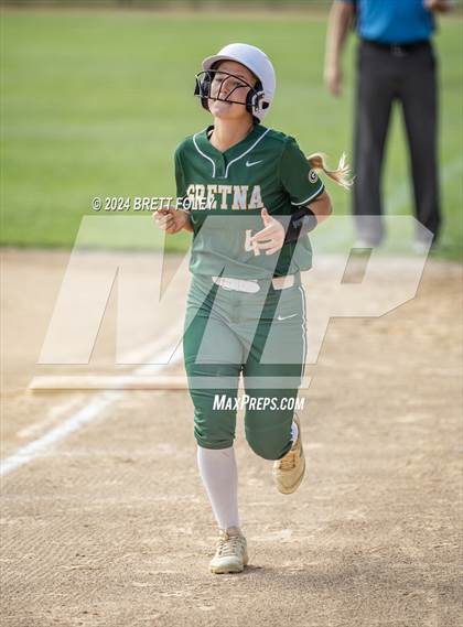 Thumbnail 2 in Lincoln Southeast vs. Gretna photogallery.
