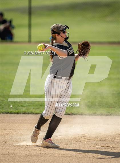 Thumbnail 3 in Lincoln Southeast vs. Gretna photogallery.