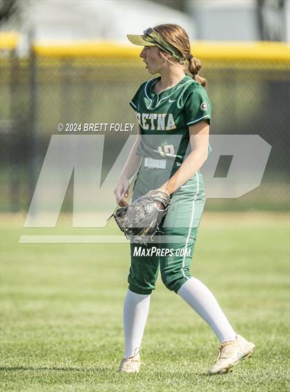 Thumbnail 2 in Lincoln Southeast vs. Gretna photogallery.