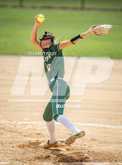 Thumbnail 3 in Lincoln Southeast vs. Gretna photogallery.
