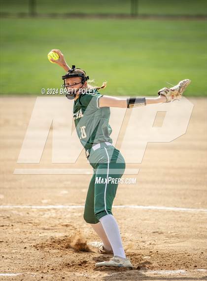 Thumbnail 2 in Lincoln Southeast vs. Gretna photogallery.