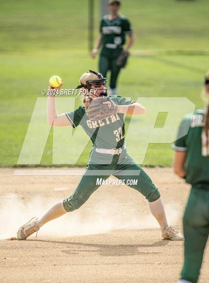 Thumbnail 2 in Lincoln Southeast vs. Gretna photogallery.