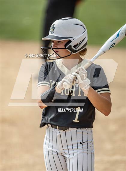 Thumbnail 1 in Lincoln Southeast vs. Gretna photogallery.