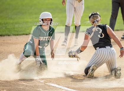 Thumbnail 1 in Lincoln Southeast vs. Gretna photogallery.