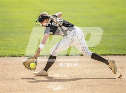 Thumbnail 1 in Lincoln Southeast vs. Gretna photogallery.