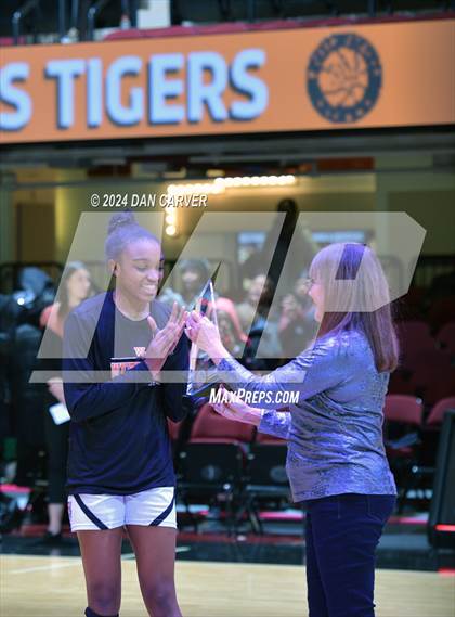 Thumbnail 2 in Rye vs. White Plains (Slam Dunk Showcase) photogallery.