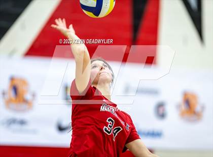 Thumbnail 2 in Glendale vs Chatsworth (CIF State Division 4 Regional Finals) photogallery.