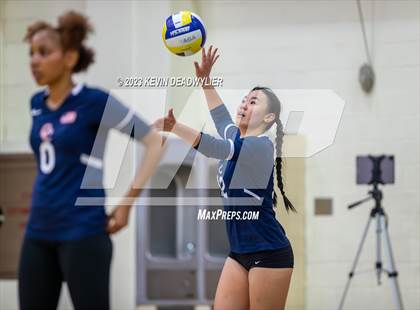 Thumbnail 3 in Glendale vs Chatsworth (CIF State Division 4 Regional Finals) photogallery.