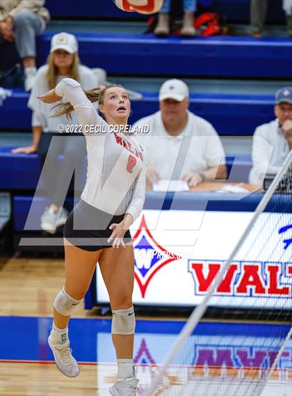 Thumbnail 2 in Lambert vs. Walton (GHSA 7A Semifinal) photogallery.