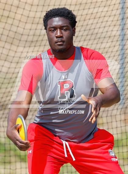 Thumbnail 1 in Daniel Roberts Invite (Discus Throw) photogallery.