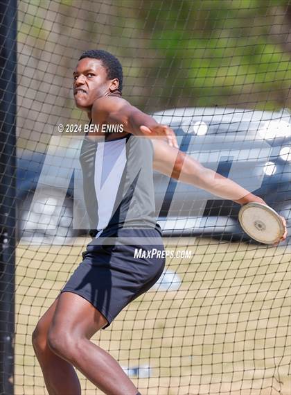 Thumbnail 2 in Daniel Roberts Invite (Discus Throw) photogallery.
