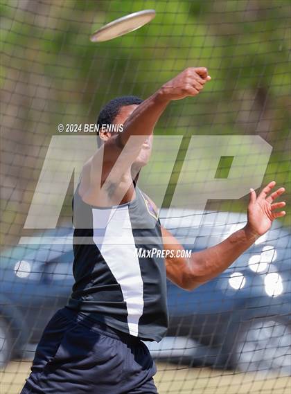 Thumbnail 1 in Daniel Roberts Invite (Discus Throw) photogallery.
