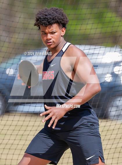 Thumbnail 2 in Daniel Roberts Invite (Discus Throw) photogallery.