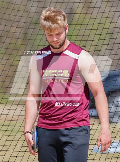 Thumbnail 1 in Daniel Roberts Invite (Discus Throw) photogallery.
