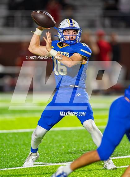 Thumbnail 1 in Hardin vs. Hitchcock (UIL Football 3A D1 Area) photogallery.