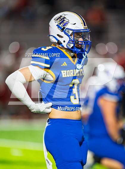 Thumbnail 1 in Hardin vs. Hitchcock (UIL Football 3A D1 Area) photogallery.