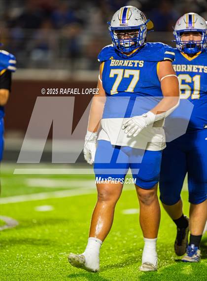 Thumbnail 2 in Hardin vs. Hitchcock (UIL Football 3A D1 Area) photogallery.