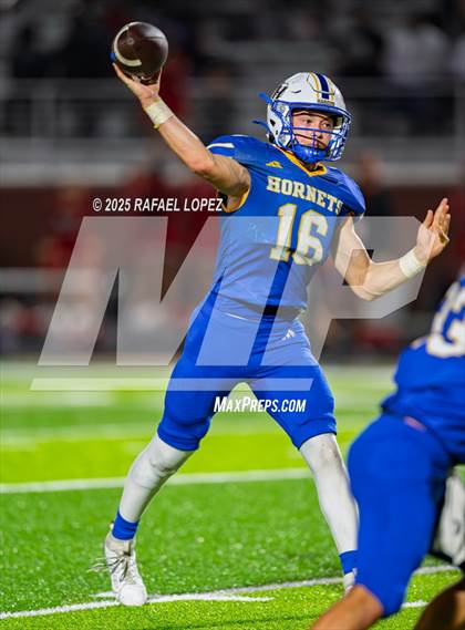 Thumbnail 2 in Hardin vs. Hitchcock (UIL Football 3A D1 Area) photogallery.