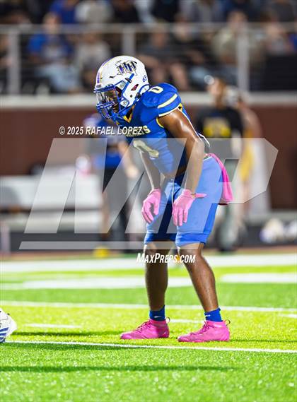 Thumbnail 1 in Hardin vs. Hitchcock (UIL 3A D1 Football Area) photogallery.