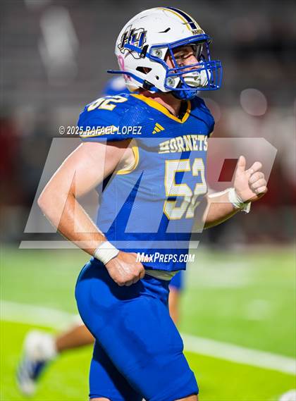 Thumbnail 1 in Hardin vs. Hitchcock (UIL Football 3A D1 Area) photogallery.