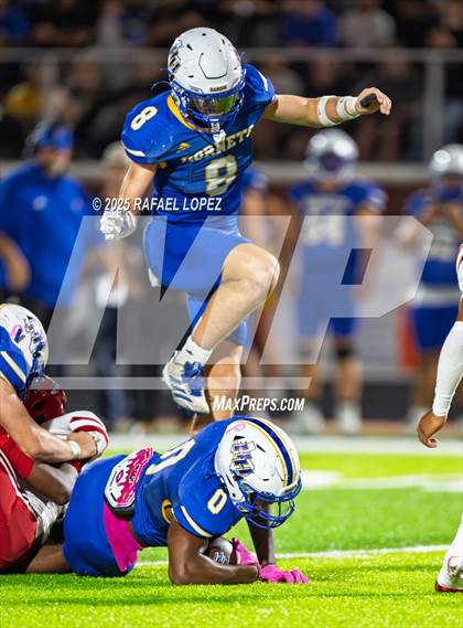 Thumbnail 2 in Hardin vs. Hitchcock (UIL 3A D1 Football Area) photogallery.
