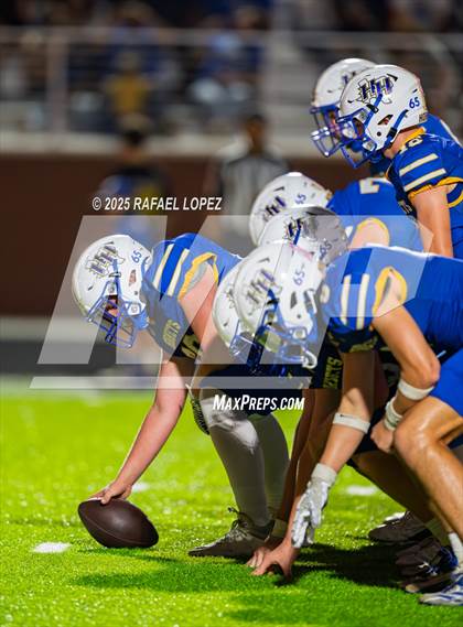 Thumbnail 2 in Hardin vs. Hitchcock (UIL 3A D1 Football Area) photogallery.