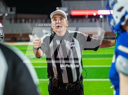 Thumbnail 3 in Hardin vs. Hitchcock (UIL Football 3A D1 Area) photogallery.