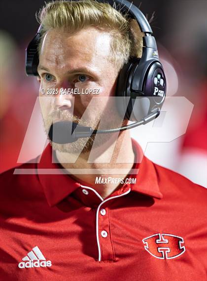 Thumbnail 1 in Hardin vs. Hitchcock (UIL Football 3A D1 Area) photogallery.