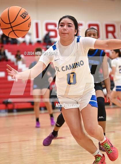 Thumbnail 1 in Windward vs. El Camino Real (Battle at the Beach) photogallery.