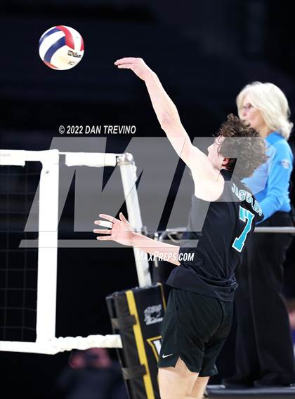 Thumbnail 3 in Glen Allen vs James River Midlothian (VHSL Class 5 State Final) photogallery.