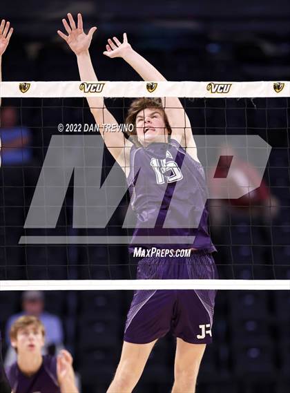 Thumbnail 3 in Glen Allen vs James River Midlothian (VHSL Class 5 State Final) photogallery.