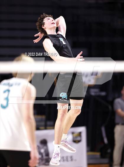 Thumbnail 2 in Glen Allen vs James River Midlothian (VHSL Class 5 State Final) photogallery.