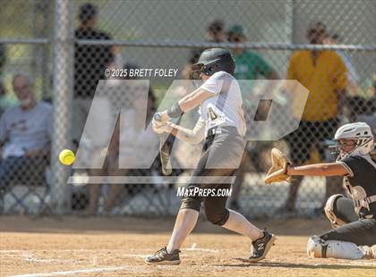 Thumbnail 1 in Fremont vs. Lincoln Southeast photogallery.