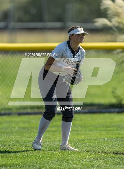 Thumbnail 1 in Fremont vs. Lincoln Southeast photogallery.