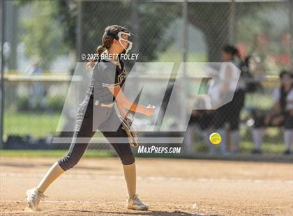 Thumbnail 3 in Fremont vs. Lincoln Southeast photogallery.