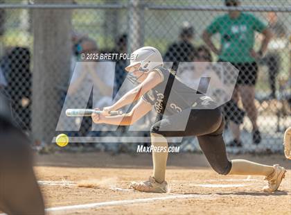 Thumbnail 2 in Fremont vs. Lincoln Southeast photogallery.