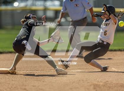 Thumbnail 1 in Fremont vs. Lincoln Southeast photogallery.