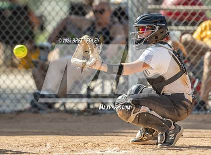 Thumbnail 2 in Fremont vs. Lincoln Southeast photogallery.