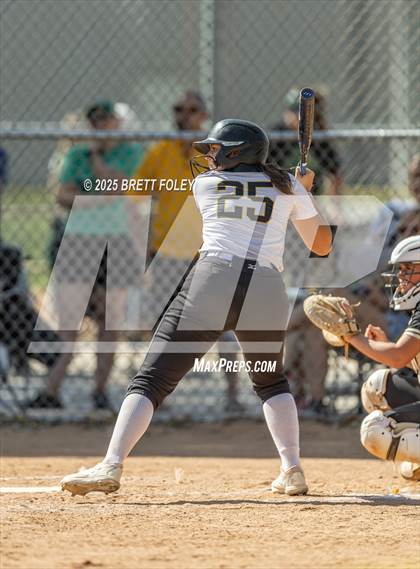 Thumbnail 3 in Fremont vs. Lincoln Southeast photogallery.